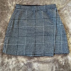 Abercrombie & Fitch Black plaid skirt